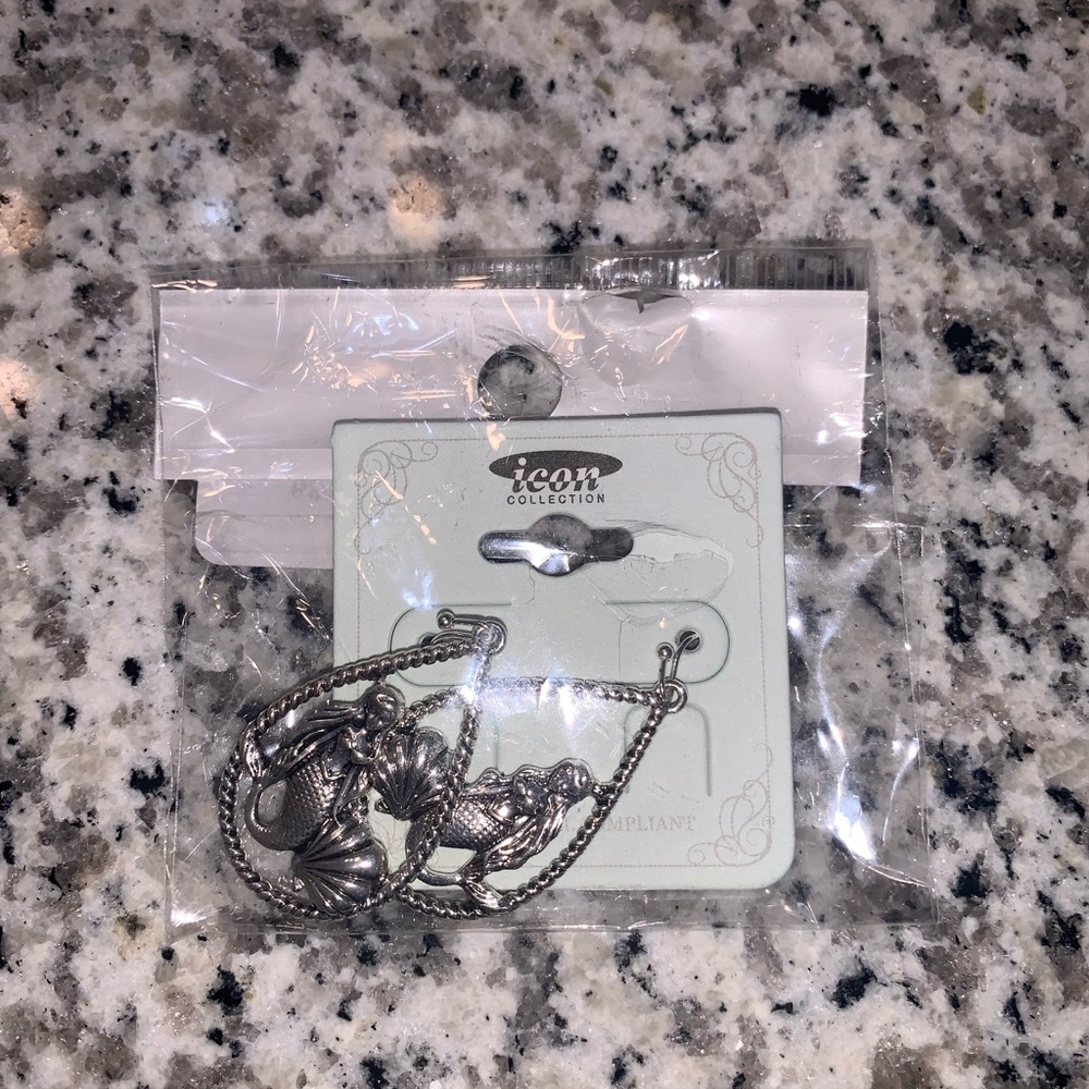 IC COLLECTION Silver Earrings